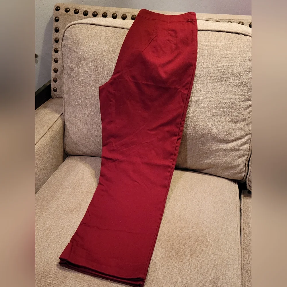 Merona Burgundy Red Sateen Cropped Pants *sz 8* - Picture 1 of 9